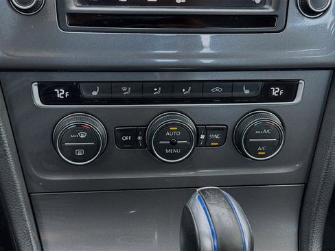 Used 2016 Volkswagen e-Golf SE image 12