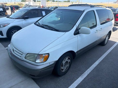 Used 2003 Toyota Sienna LE w/ Symphony Pkg FWD image 1