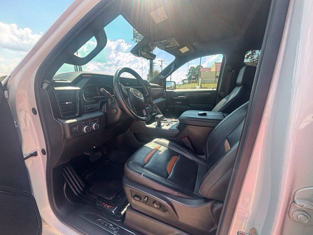Used 2023 GMC Sierra 1500 AT4 w/ AT4 Premium Package AWD/4WD image 11