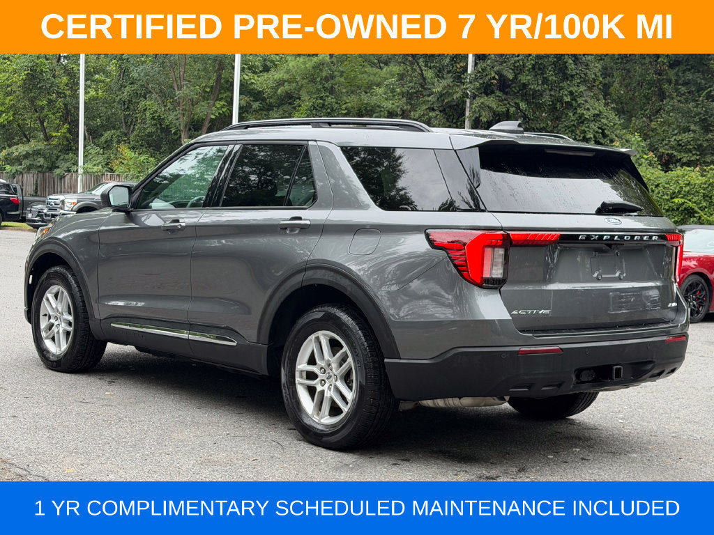 Used 2025 Ford Explorer Active AWD/4WD image 6