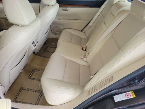 Used 2014 Lexus ES 300h w/ Premium Package w/Bamboo Trim image 13