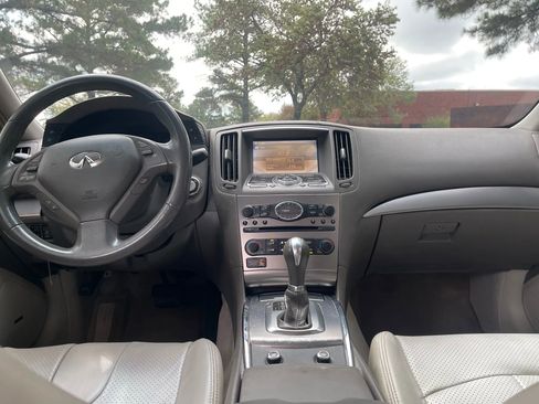 Used 2013 INFINITI G37 Journey w/ Premium Pkg image 16