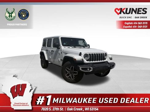 Used 2025 Jeep Wrangler Unlimited Sahara AWD/4WD image 1