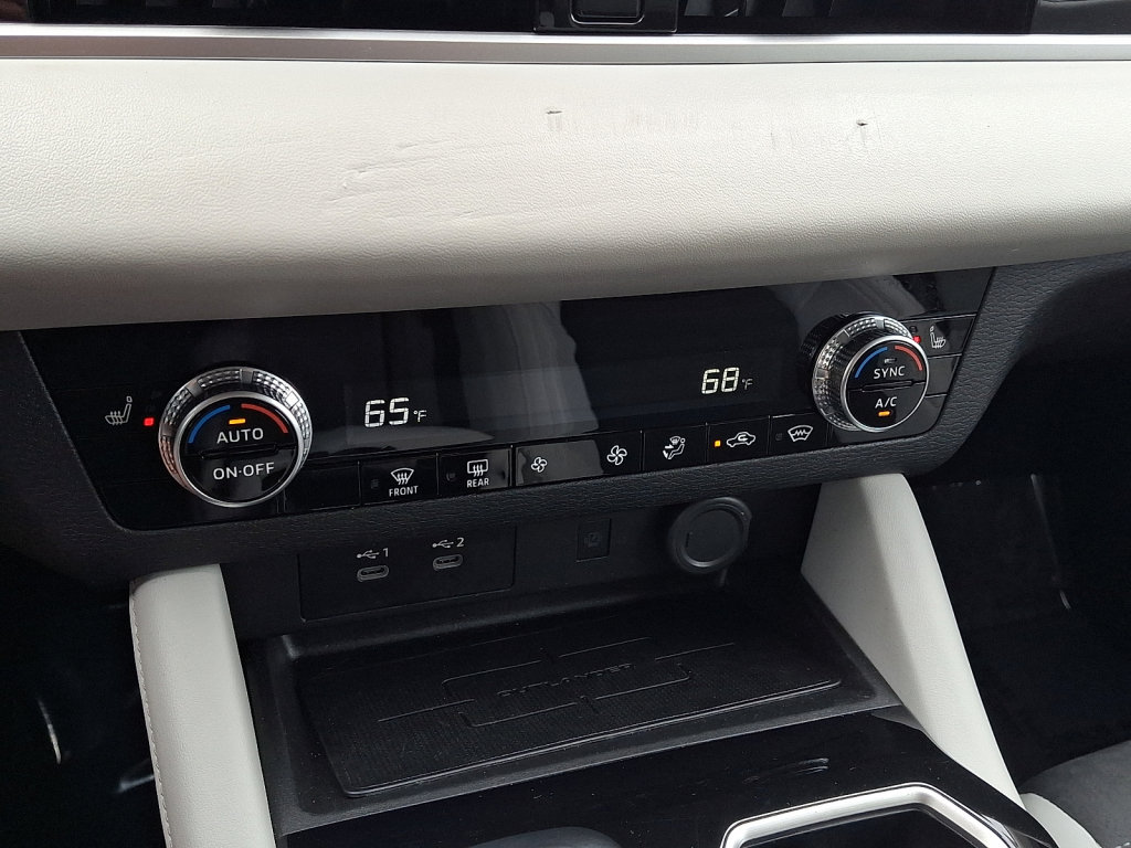 Used 2025 Mitsubishi Outlander SE AWD/4WD image 29