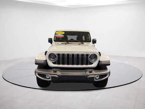 Certified 2025 Jeep Wrangler Unlimited Sahara AWD/4WD image 2