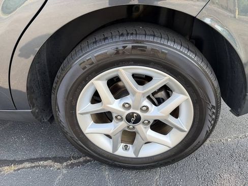 Certified 2023 Kia Soul LX w/ LX Technology Package FWD image 35