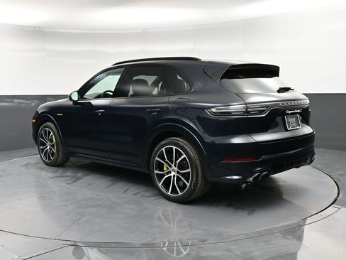 Certified 2022 Porsche Cayenne Turbo S image 3