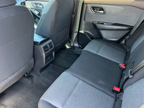 Used 2023 Nissan Rogue SV image 13