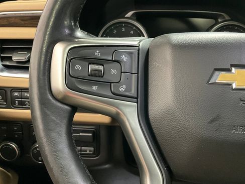 Used 2021 Chevrolet Suburban Premier w/ Premium Package image 17