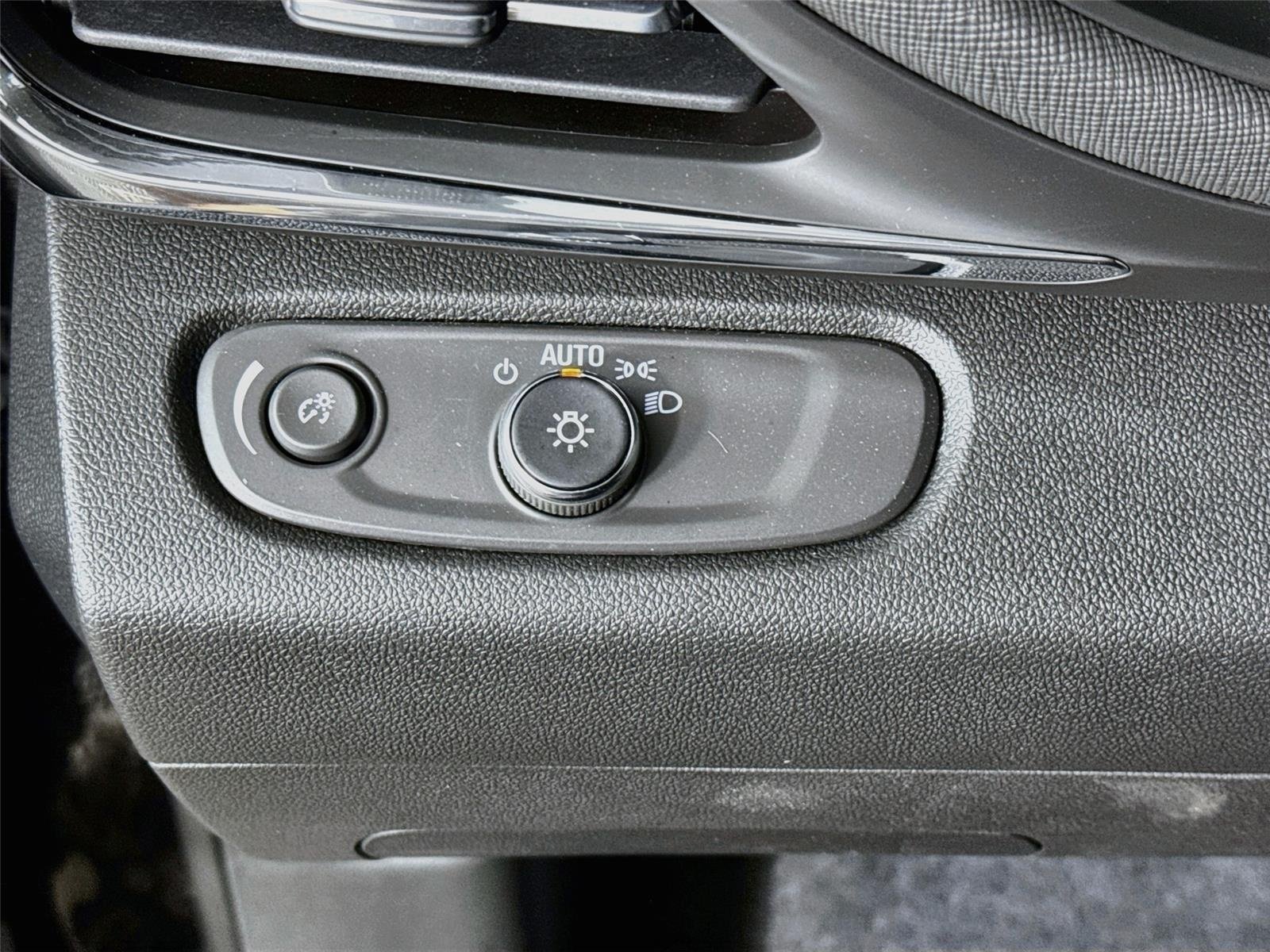 New 2026 Buick Envista Sport Touring w/ Convenience I Package FWD image 10