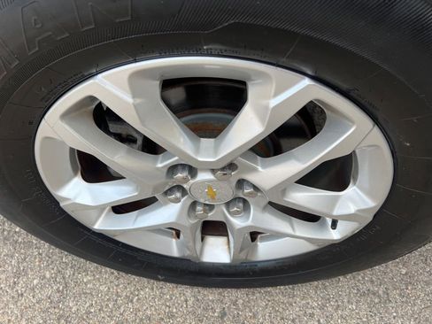 Used 2019 Chevrolet Traverse LS w/ LPO, Floor Liner Package AWD/4WD image 40