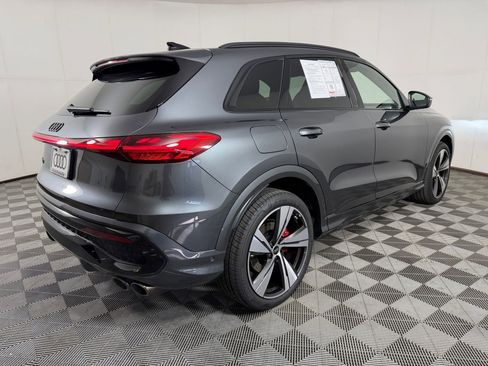 Used 2025 Audi SQ5 Prestige w/ Prestige Package AWD/4WD image 9