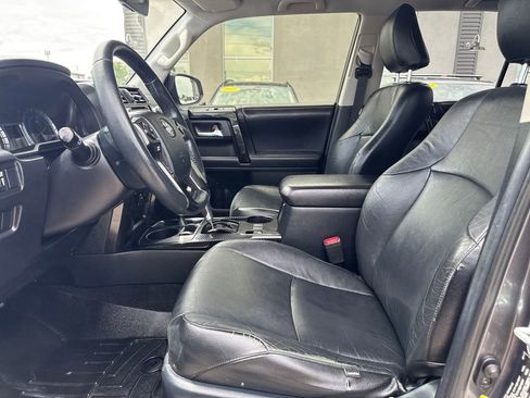 Used 2018 Toyota 4Runner TRD Off-Road AWD/4WD image 9