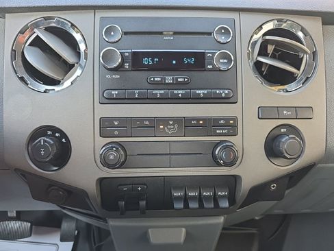 Used 2012 Ford F250 XLT w/ XLT Interior Pkg AWD/4WD image 19
