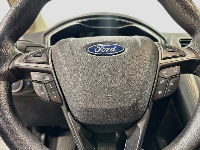 Used 2019 Ford Fusion SE FWD image 12