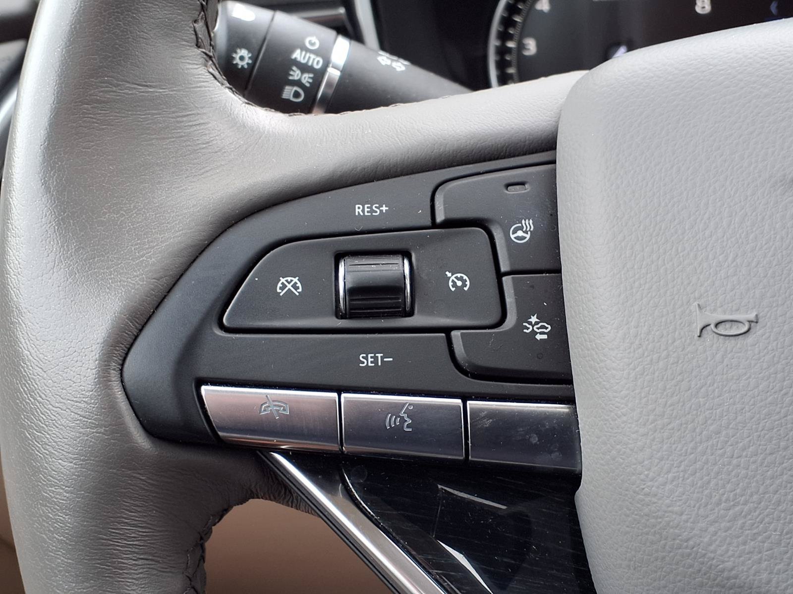 Used 2024 Cadillac XT6 Premium Luxury w/ LPO, Floor Liner Package AWD/4WD image 26