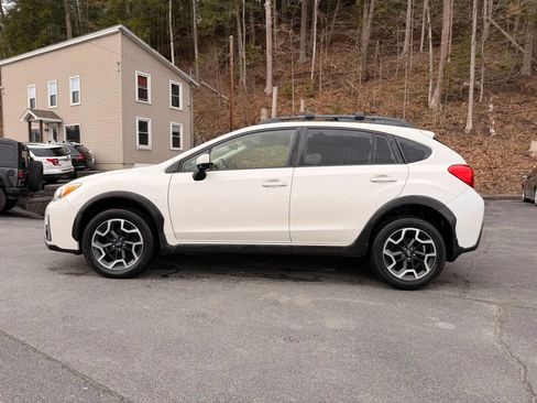 Used 2016 Subaru Crosstrek 2.0i Premium w/ Moonroof Package AWD/4WD image 8