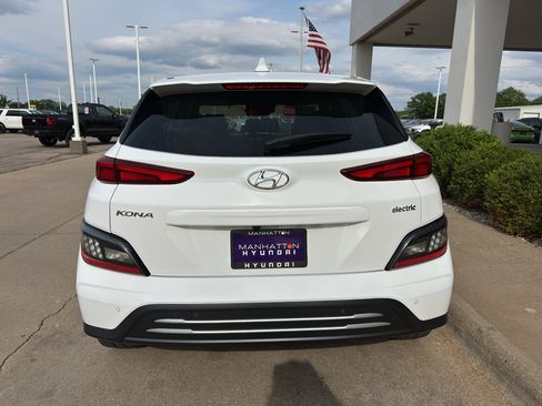 Used 2023 Hyundai Kona Limited w/ Cargo Package FWD image 9
