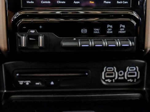 Used 2019 RAM 2500 Laramie image 26