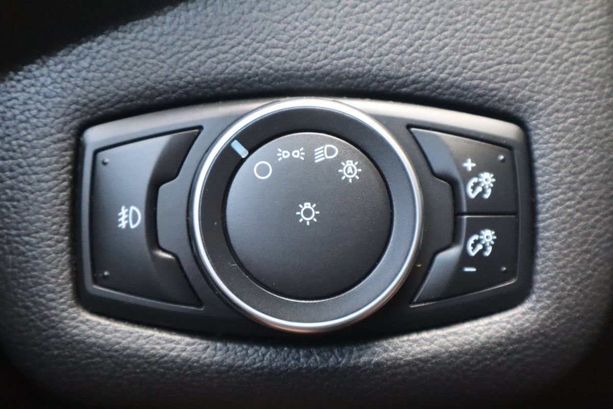 Used 2016 Ford Escape SE w/ SE Leather Comfort Package AWD/4WD image 28