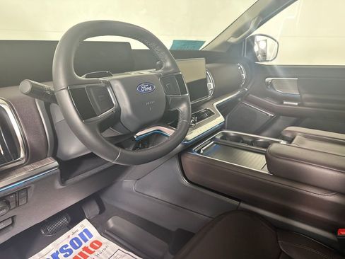 New 2026 Ford Expedition Max Platinum w/ Platinum Ultimate Package AWD/4WD image 15