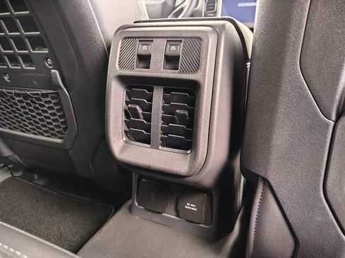 New 2025 Ford Bronco Badlands image 23