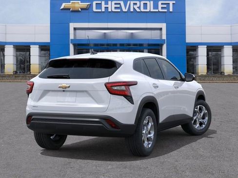 New 2026 Chevrolet Trax LS image 4