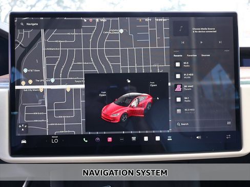 Used 2022 Tesla Model S image 4