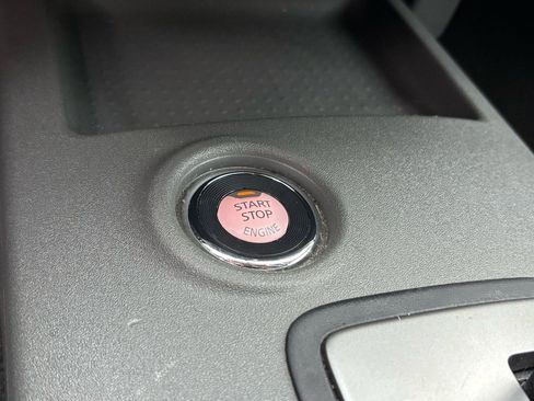 Used 2020 Nissan Frontier SV w/ SV Utility Package image 14