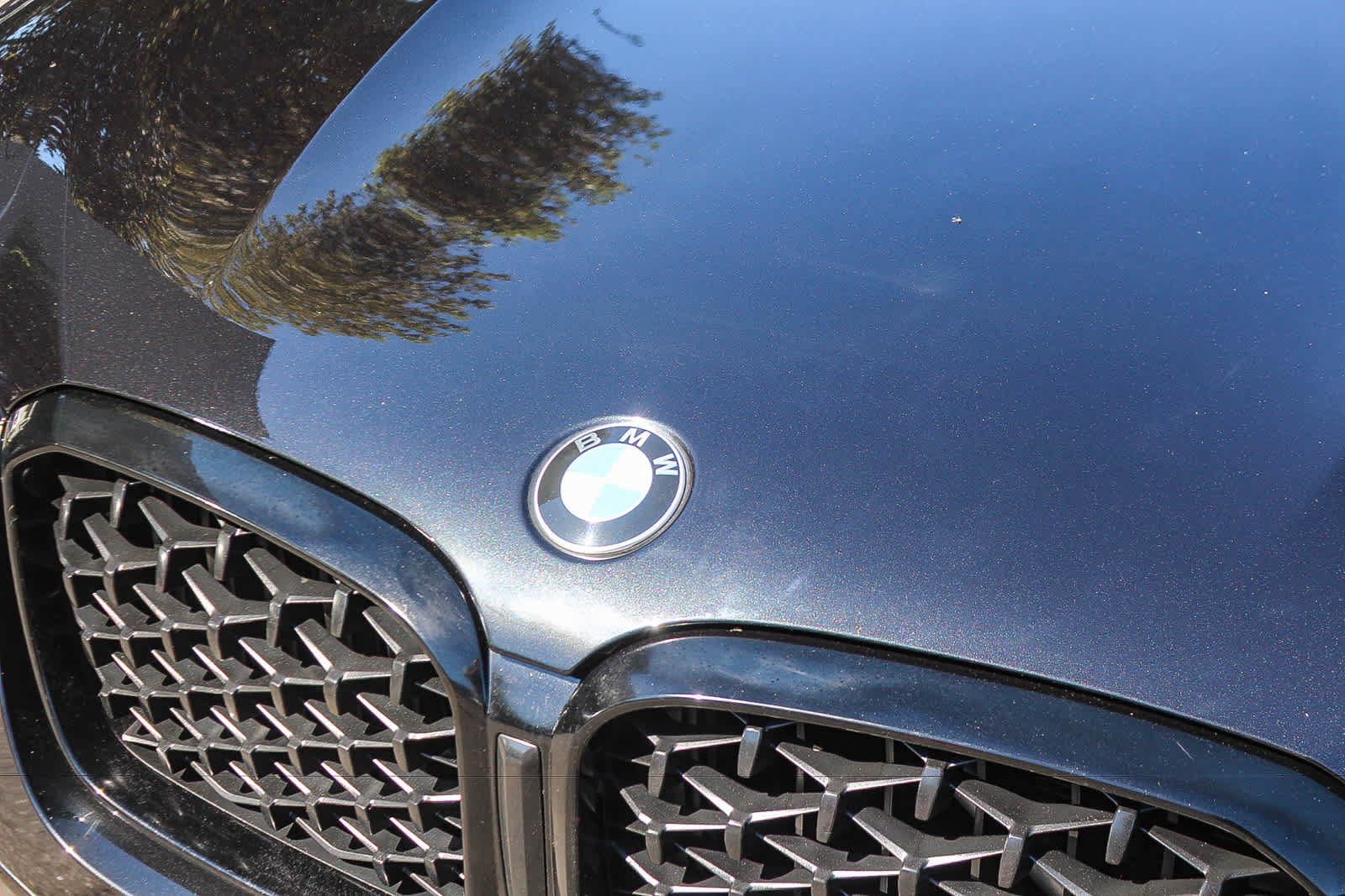 Used 2024 BMW X4 xDrive30i w/ M Sport Package AWD/4WD image 11