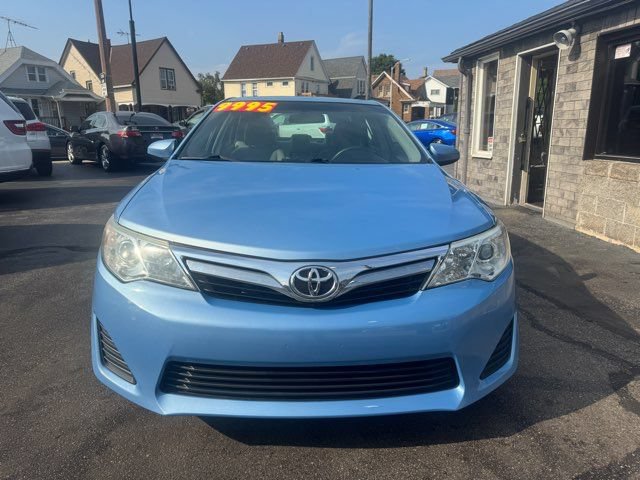 Used 2014 Toyota Camry LE FWD image 2
