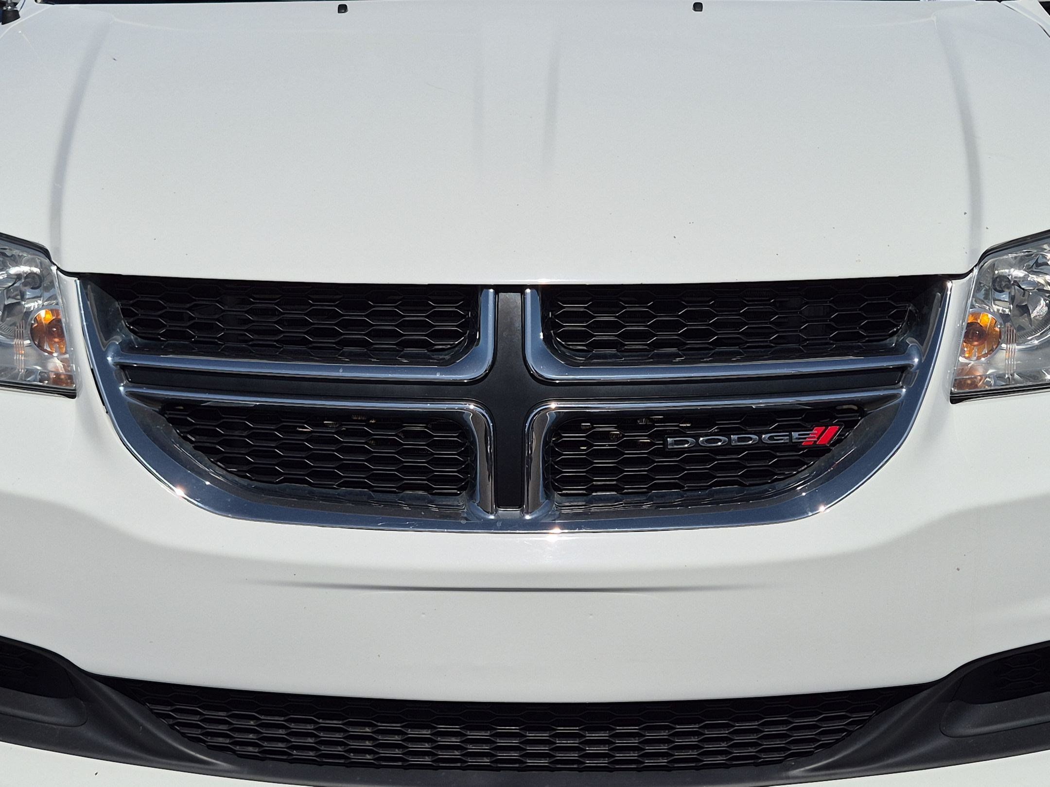 Used 2019 Dodge Grand Caravan SXT FWD image 11