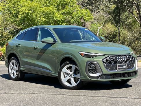 Certified 2025 Audi Q5 Premium Plus AWD/4WD image 2