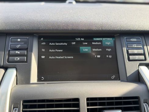 Used 2017 Land Rover Discovery Sport SE AWD/4WD image 15