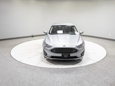Used 2020 Ford Fusion SE FWD image 26