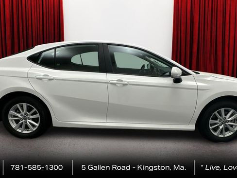 Used 2025 Toyota Camry LE w/ Convenience Package AWD/4WD image 4