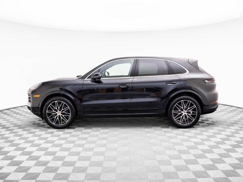 Certified 2025 Porsche Cayenne image 2