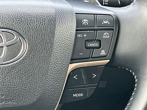 Used 2025 Toyota Crown Platinum image 11