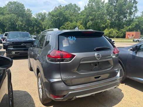 Used 2020 Nissan Rogue SV AWD/4WD image 2