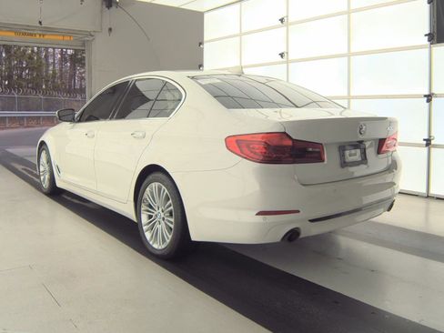 Used 2018 BMW 530i w/ Premium Package image 11