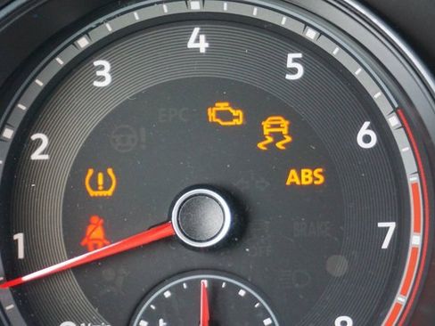 Used 2018 Volkswagen Atlas SE image 6