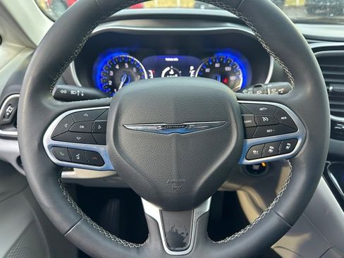 Used 2024 Chrysler Pacifica Touring-L image 44