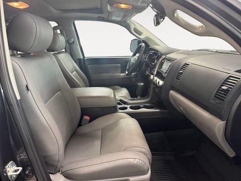 Used 2019 Toyota Sequoia SR5 w/ Premium Package AWD/4WD image 4