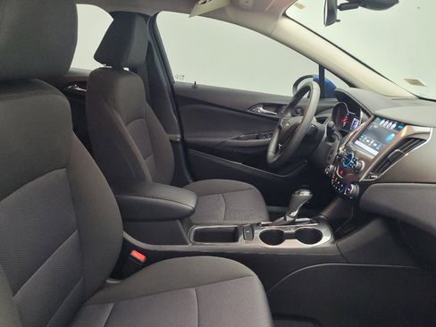 Used 2018 Chevrolet Cruze LT w/ Sun And Sound Package FWD image 21