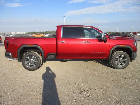 New 2026 GMC Sierra 2500 SLT image 3
