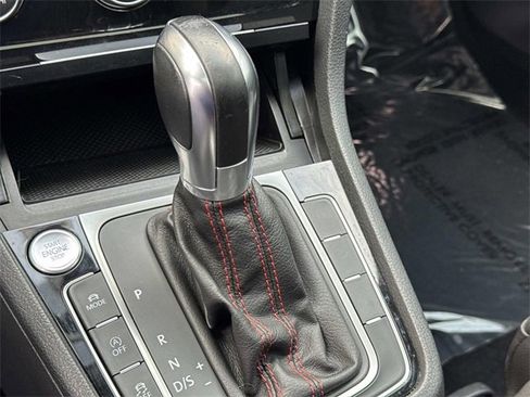 Used 2019 Volkswagen GTI SE w/ SE Experience Package image 22