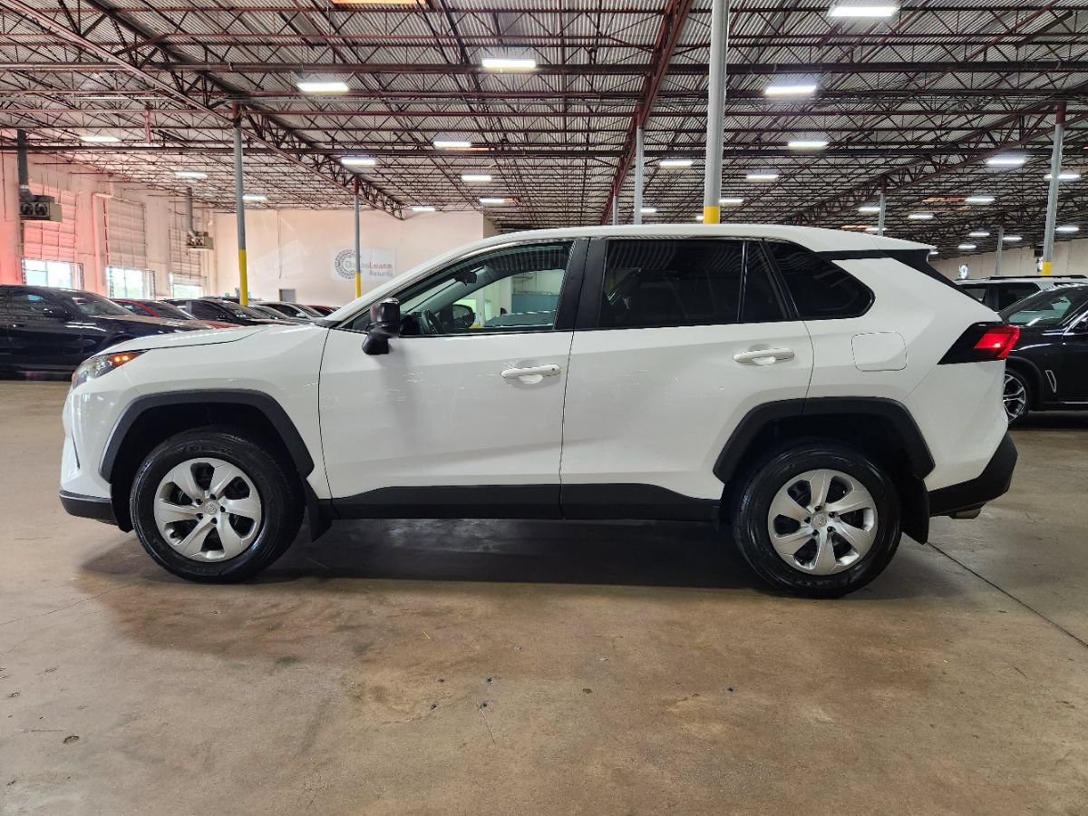 Used 2022 Toyota RAV4 LE FWD image 7