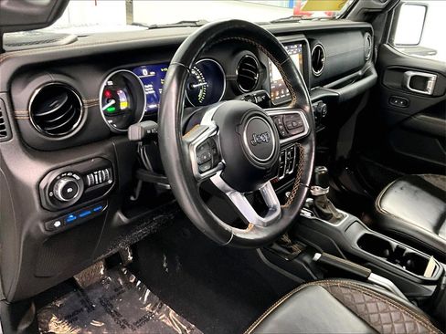 Used 2022 Jeep Wrangler Unlimited Sahara image 8