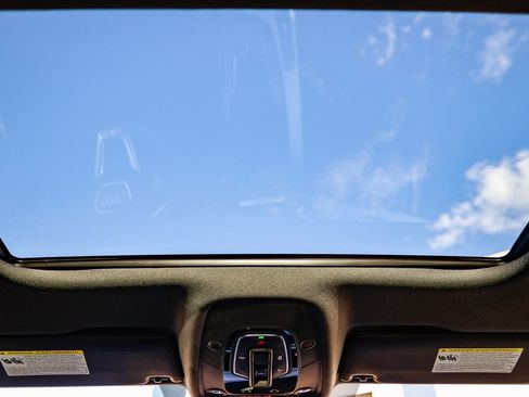 Used 2023 Audi A4 2.0T Premium Plus w/ Premium Plus Package image 17