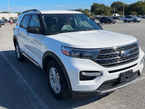 Used 2022 Ford Explorer XLT w/ Equipment Group 202A image 17